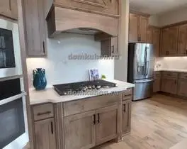 угловая кухня с островом Брелони